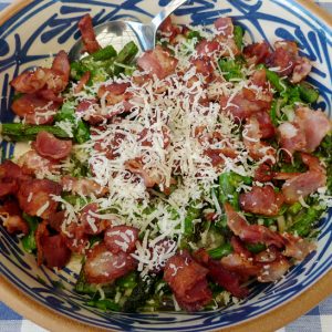 Sparris- och baconsallad